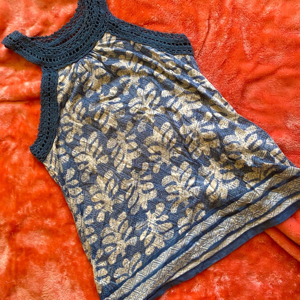 Crochet neck tank
